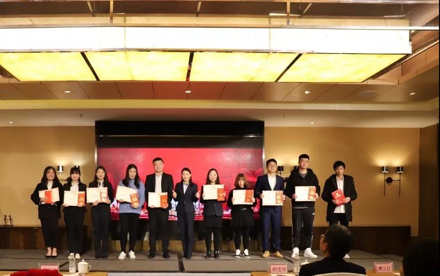 乐鱼app最新版下载-乐鱼(中国)篇|凝心聚力谱新篇，砥砺奋进铸辉煌！